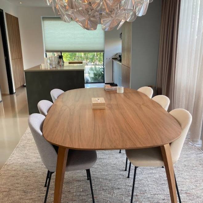 The beauty of a space truly shines when it’s clean. ✨
A polished table, fresh floors, and a perfectly arranged dining area create the perfect atmosphere for meals, conversations, and memories.
A beautiful home deserves to shine every day. 🧼🌿
#CleanSpace #HomeCleaning #FreshHome #CleanLiving #InteriorCare #SpotlessHome #DiningRoomInspo #CleanAndCalm #HomeRefresh#CleanHome #FreshSpace #DiningRoomGoals #SpotlessLiving #HomeCare #CleanAndSimple #HomeInspo#residentialcleaning #cleaningamsterdam #cleaningnetherlands #schoonmaken