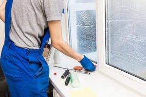 Window-Cleaning-Interior
