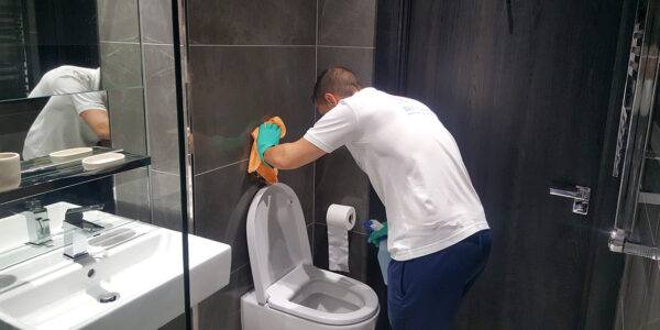 bathroom-cleaning-services