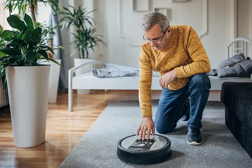 automated-vacuum-cleaner.